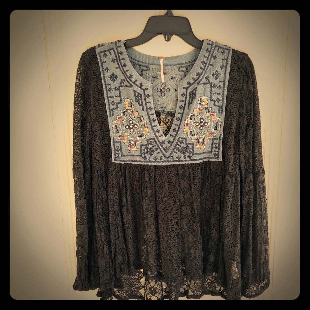 BEAUTIFUL EMBROIDERED TOP